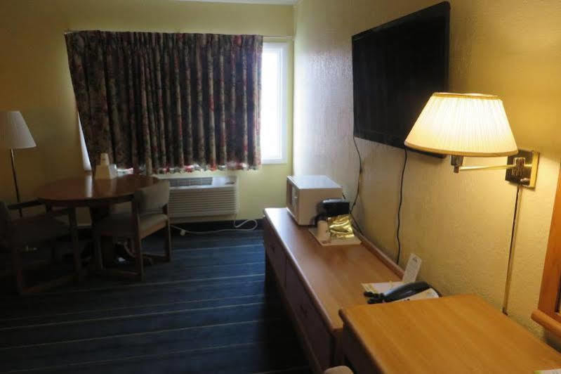Days Inn By Wyndham Alexandria Mn Eksteriør bilde